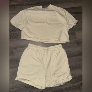 Women’s 2 piece Nike set
